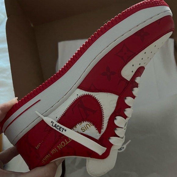 Nike
x Louis Vuitton Air Force 1 sneakers - Picture 4 of 8